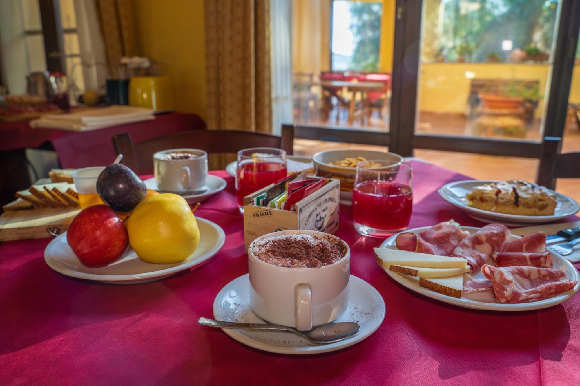 Agriturismo Buratta Фонтебланда Экстерьер фото
