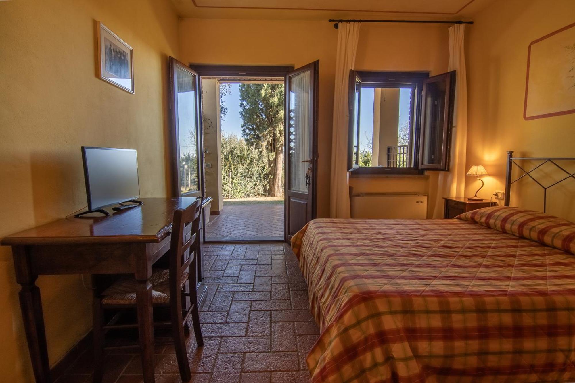 Agriturismo Buratta Фонтебланда Экстерьер фото